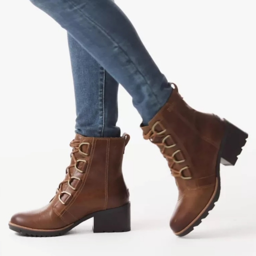 SOREL Cate Lace up Brown Leather Boots Women's 6 Waterproof Rubber Lug Sole